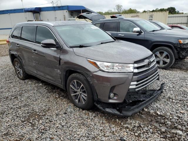 VIN 5TDJZRFH5JS537912 2018 Toyota Highlander, SE no.4