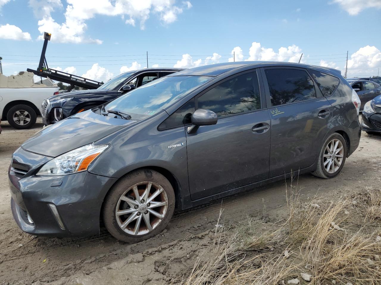 Toyota Prius V 2013 ZVW41L