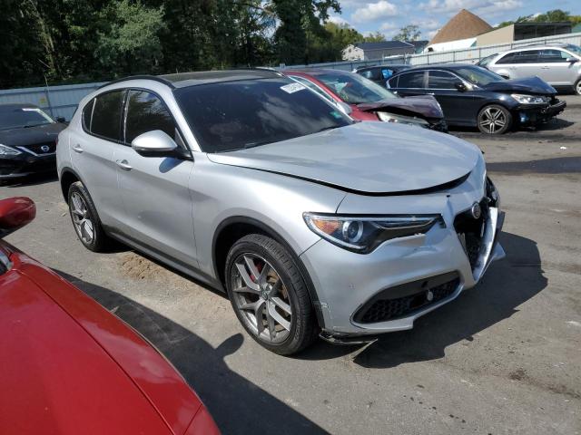 VIN ZASFAKNN1J7B99339 2018 Alfa Romeo Stelvio, Ti S... no.4