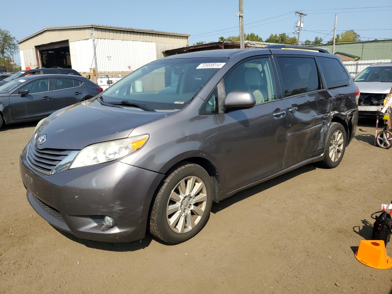 2014 Toyota SIENNA XLE