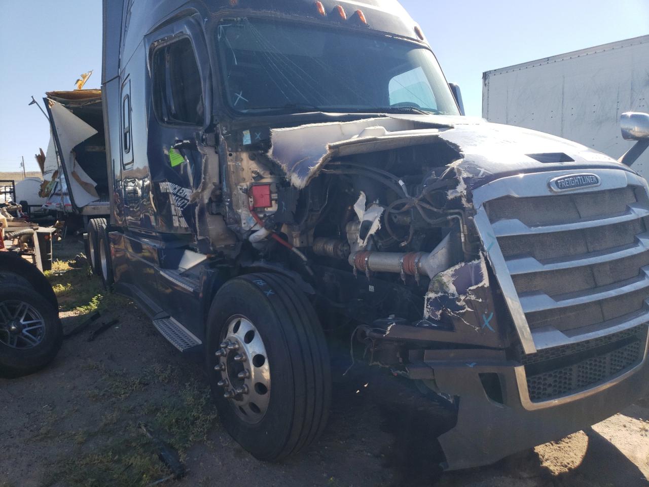 Lot #2952462369 2020 FREIGHTLINER CASCADIA 1