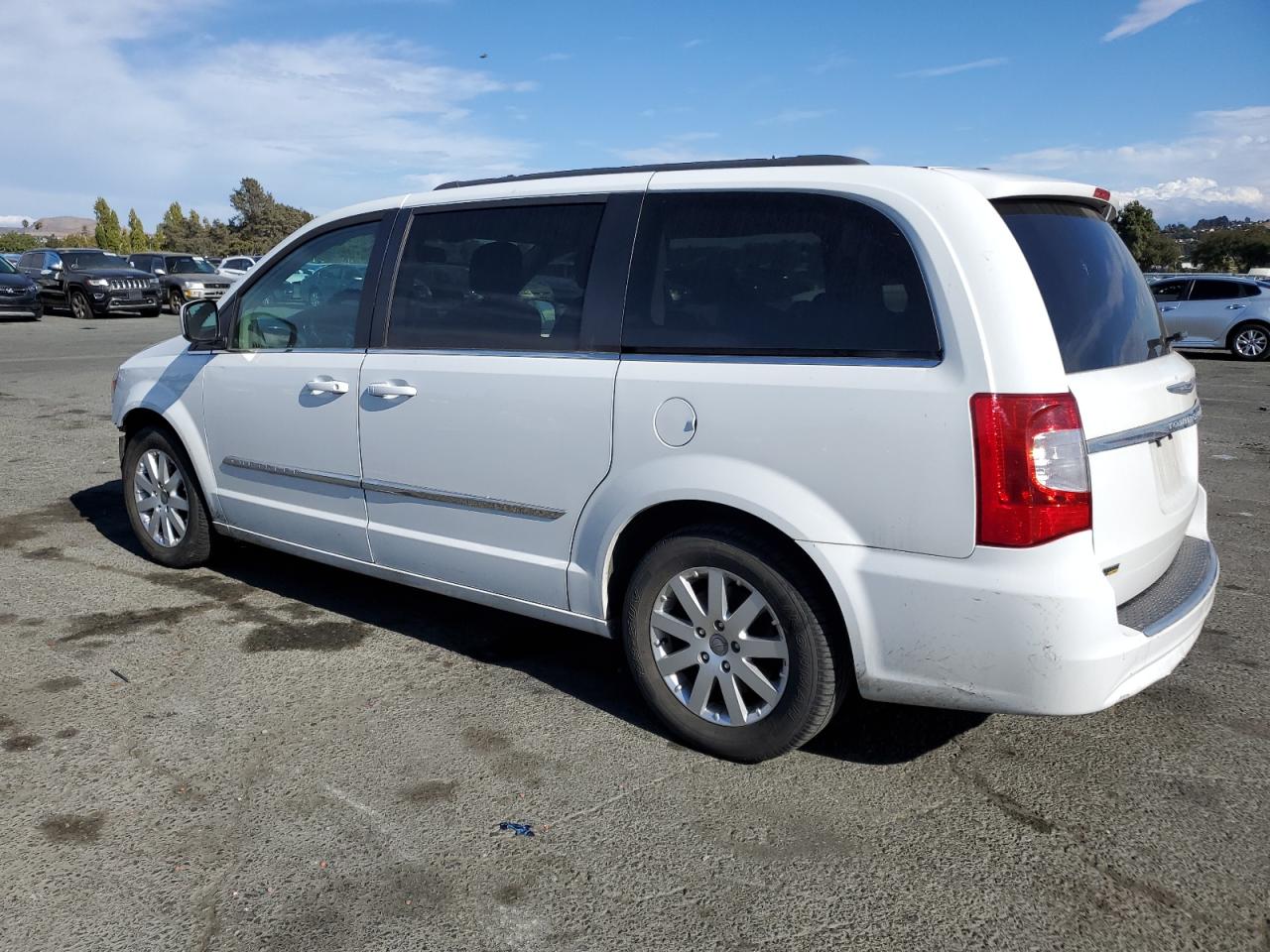 Lot #2989127615 2015 CHRYSLER TOWN & COU