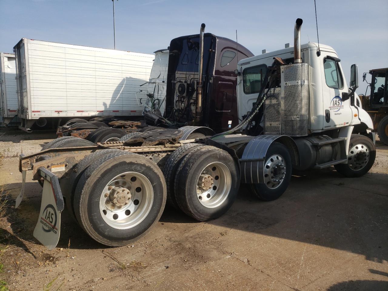 Lot #2838536917 2011 FREIGHTLINER CASCADIA 1