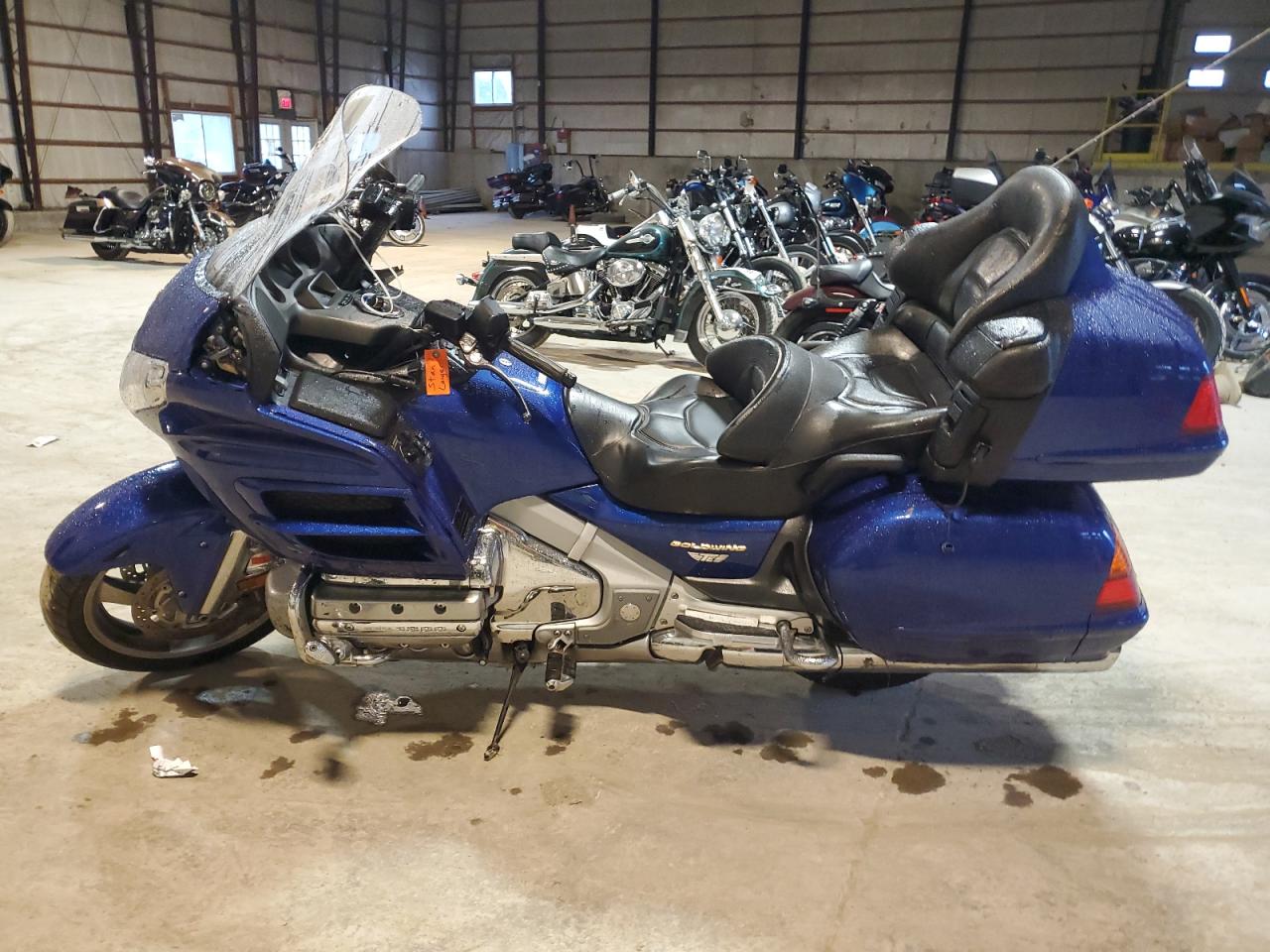 Lot #2853154392 2001 HONDA GL1800