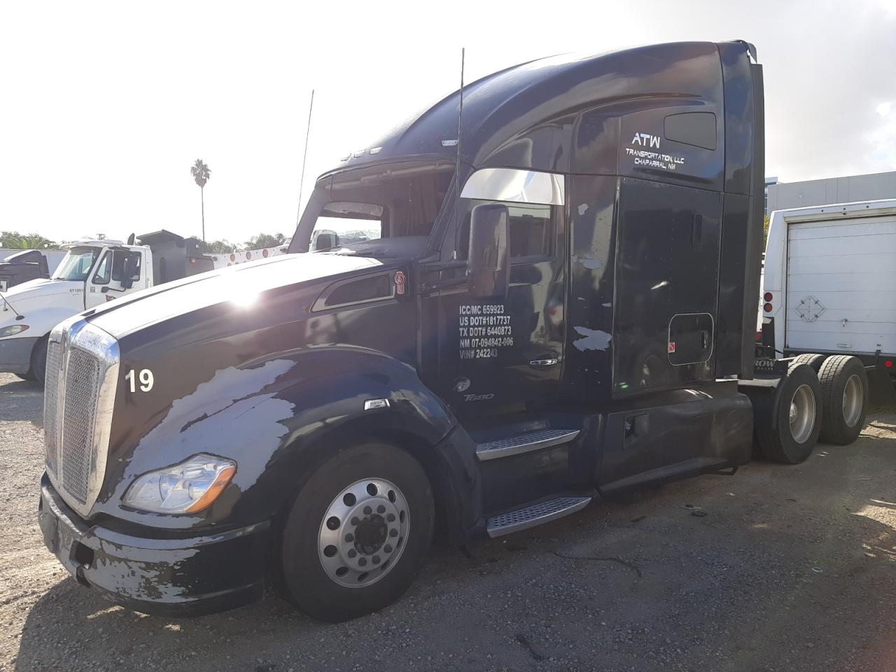 Lot #3023309319 2019 KENWORTH CONSTRUCTI