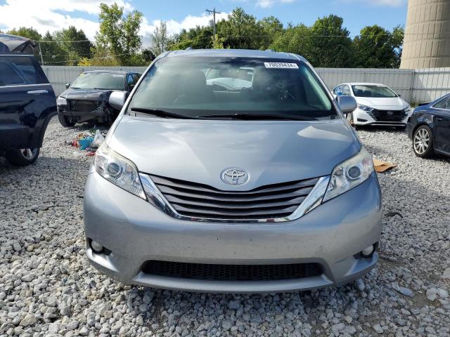 VIN 5TDYZ3DCXHS769838 2017 Toyota Sienna, Xle no.5