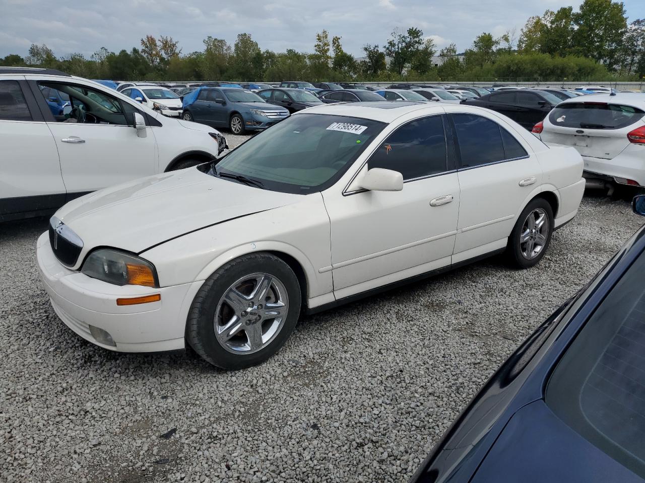 Lot #2974811113 2002 LINCOLN LS