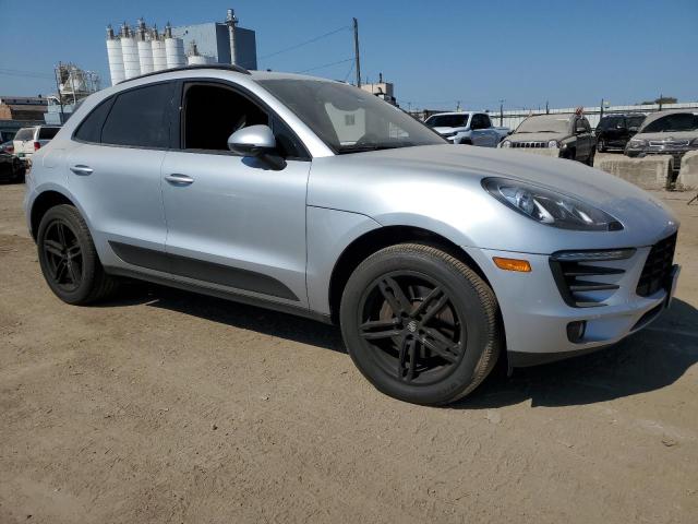 VIN WP1AA2A58JLB08873 2018 Porsche Macan no.4