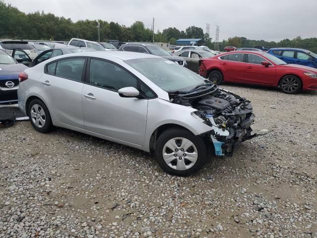 VIN 3KPFK4A7XHE116087 2017 KIA Forte, LX no.4