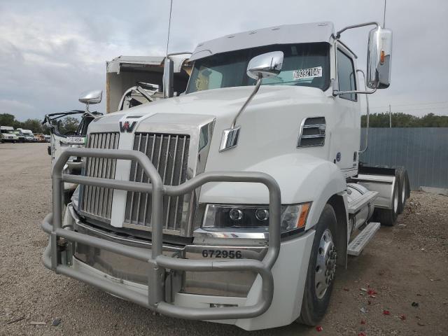 WESTERN STAR/AUTO CAR 5700 XE 2018 white  diesel 5KJJBLDV2JLJM1046 photo #3