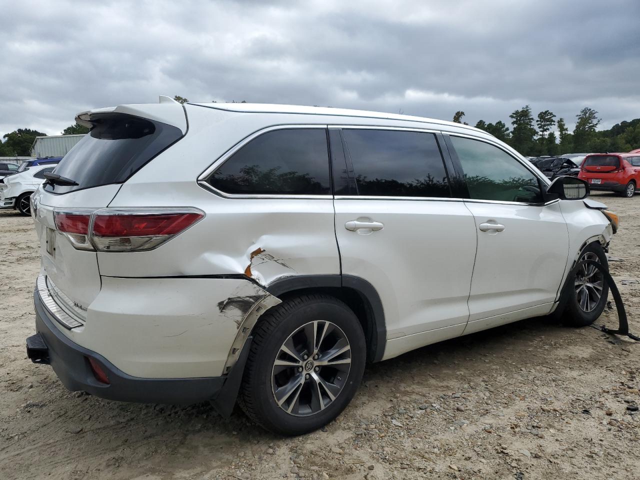 Lot #2874468958 2016 TOYOTA HIGHLANDER