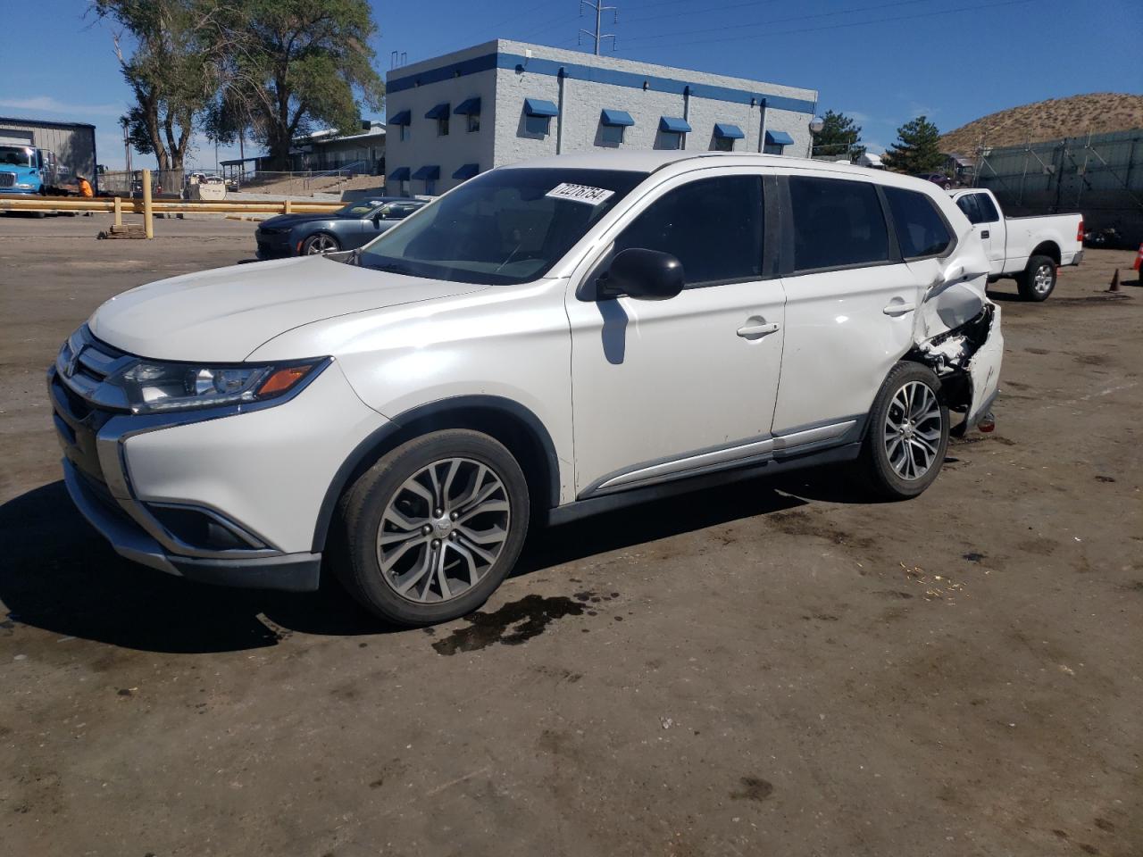 Mitsubishi Outlander 2017 Low