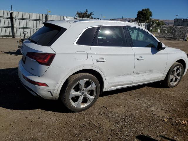 VIN WA1BAAFY1M2115946 2021 Audi Q5, Premium Plus no.3