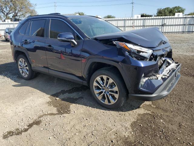 VIN 2T3C1RFV1NW210952 2022 Toyota RAV4, Xle Premium no.4