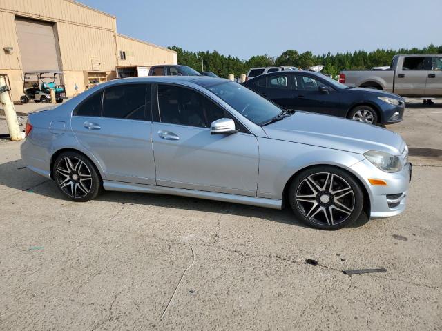 VIN WDDGF8AB0DR241303 2013 Mercedes-Benz C-Class, 3... no.4