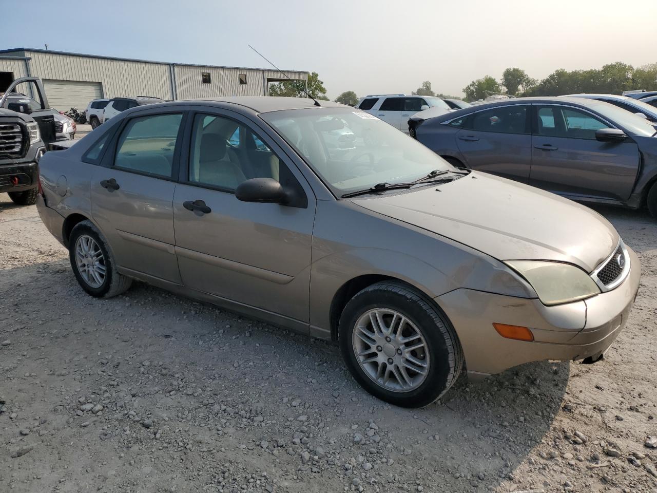 Lot #2821772439 2005 FORD FOCUS ZX4