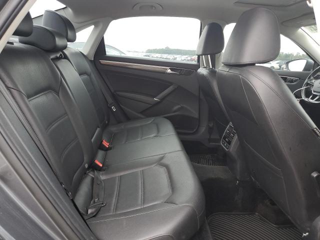 2017 VOLKSWAGEN PASSAT SE - 1VWGT7A32HC063275