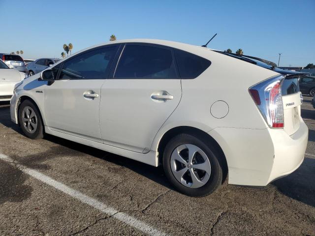 VIN JTDKN3DU9F1891367 2015 Toyota Prius no.2