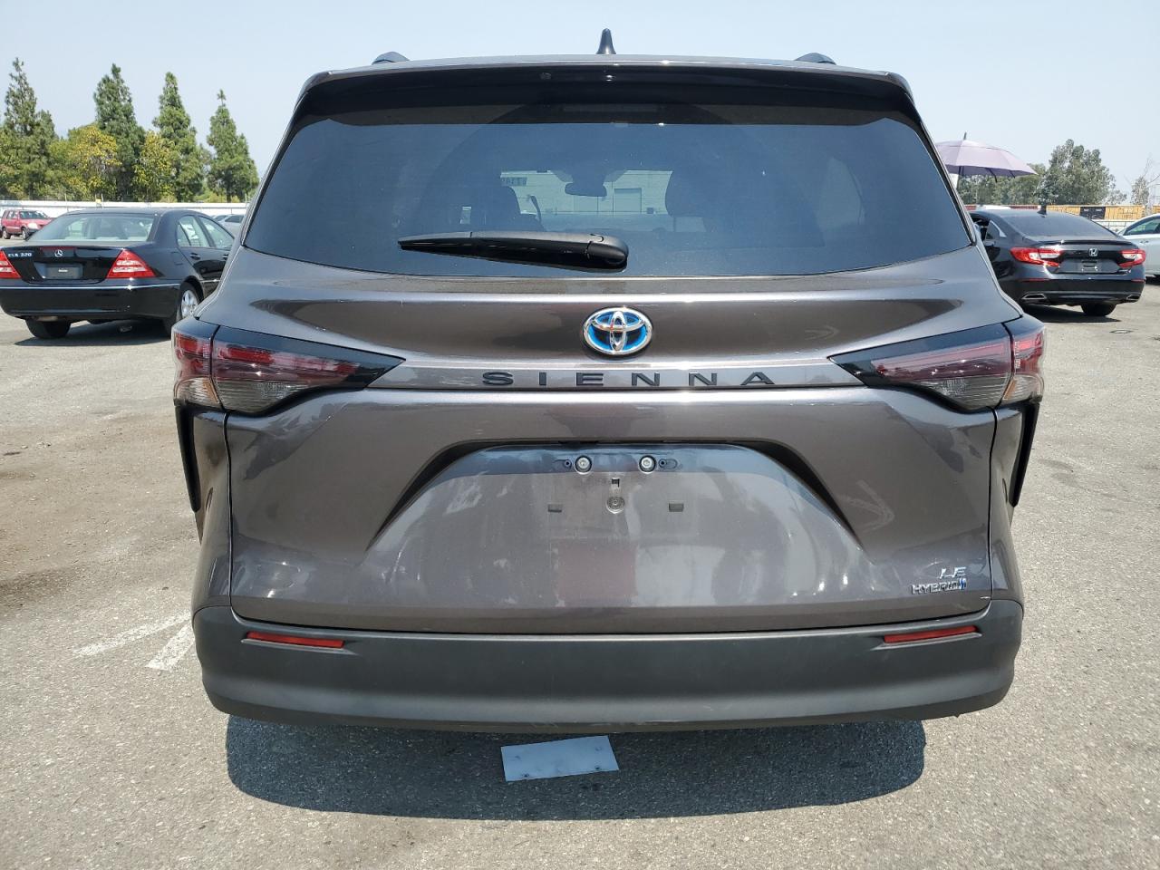 Lot #2989000532 2023 TOYOTA SIENNA LE