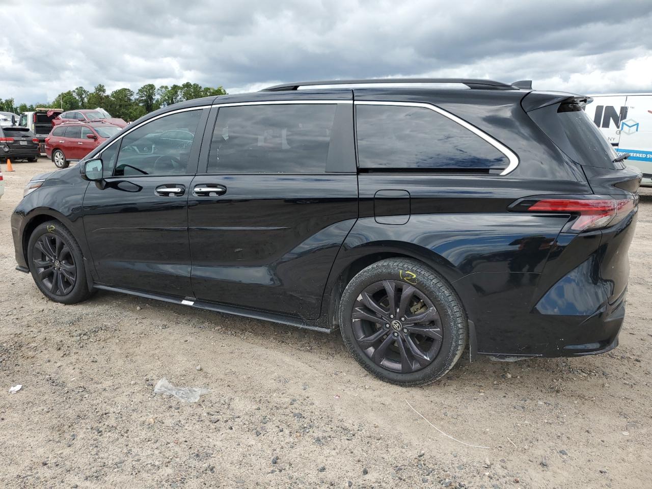 Lot #2953000702 2023 TOYOTA SIENNA XSE