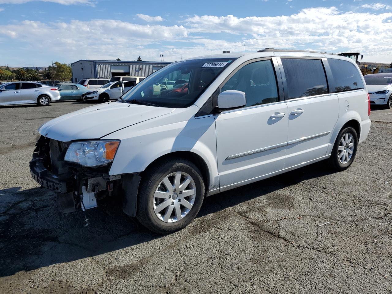 Lot #2989127615 2015 CHRYSLER TOWN & COU