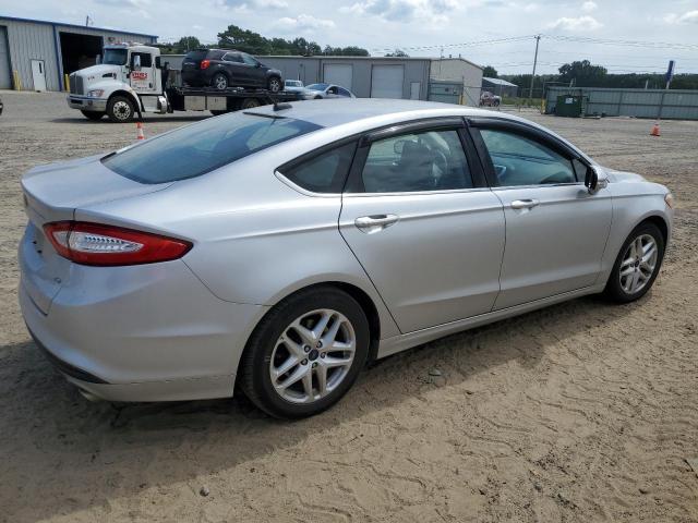 VIN 1FA6P0H78F5119228 2015 Ford Fusion, SE no.3