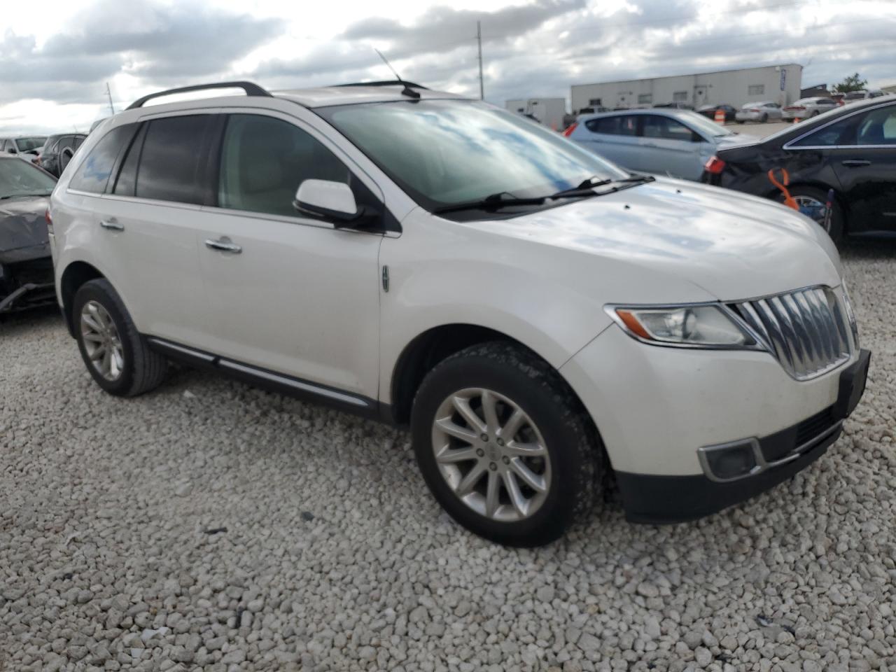 Lot #2931365851 2015 LINCOLN MKX