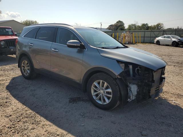 VIN 5XYPGDA53HG317546 2017 KIA Sorento, LX no.4