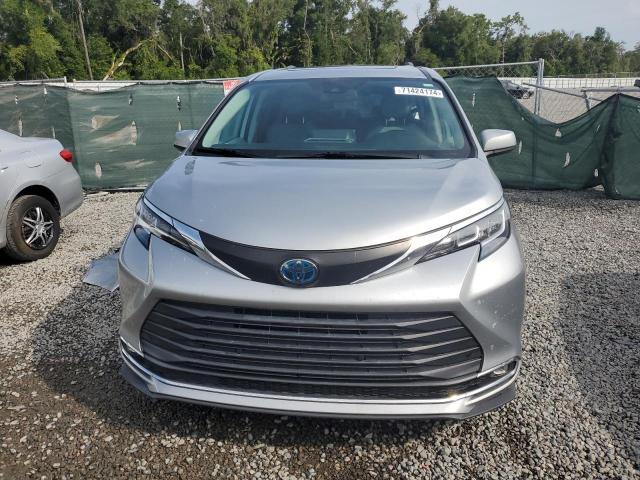 2021 TOYOTA SIENNA XLE - 5TDYRKEC9MS030284