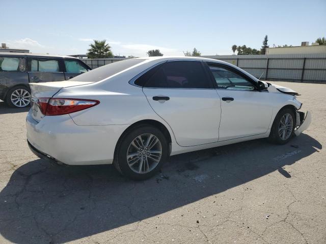 VIN 4T1BF1FK8FU101225 2015 Toyota Camry, LE no.3