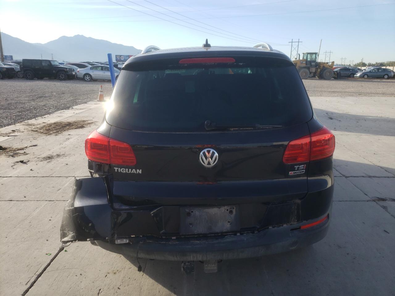 Lot #2921809529 2017 VOLKSWAGEN TIGUAN WOL