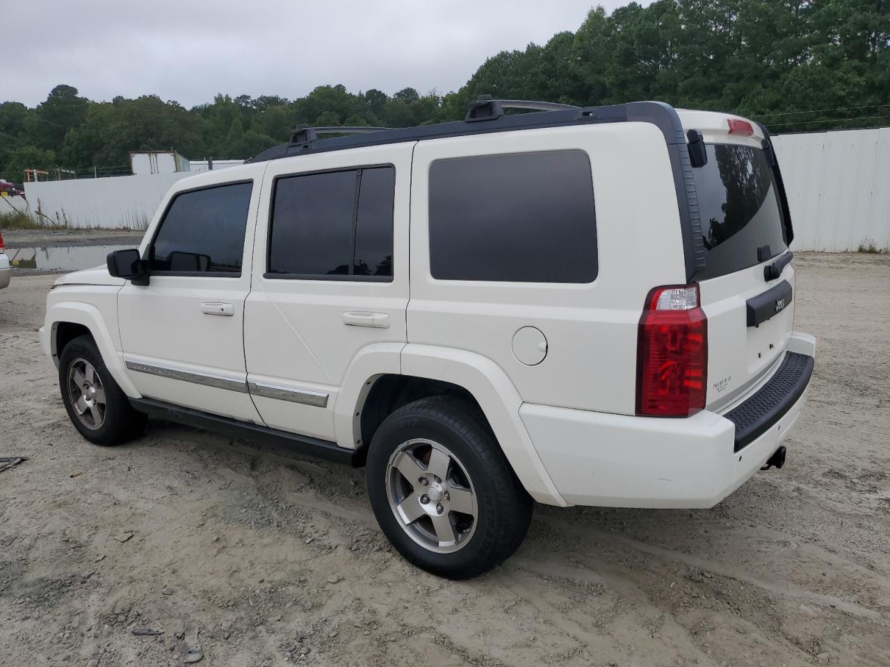 Lot #2869563809 2010 JEEP COMMANDER