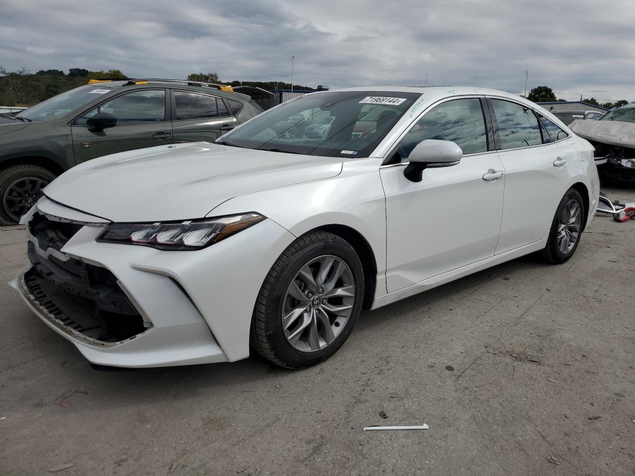  Salvage Toyota Avalon