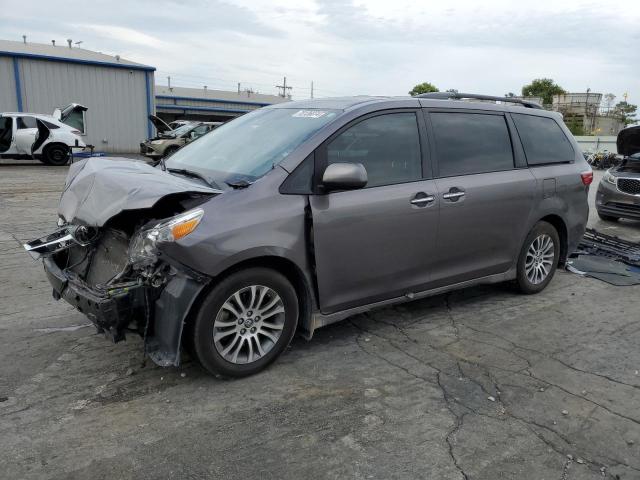 2020 TOYOTA SIENNA XLE - 5TDYZ3DC2LS022209