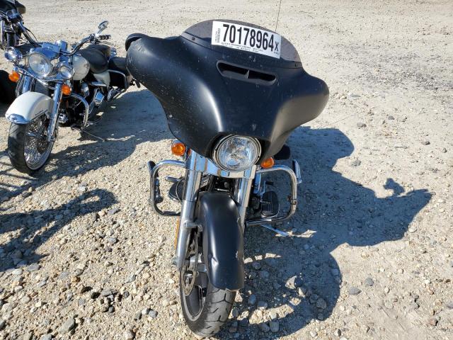 2017 HARLEY-DAVIDSON FLHX STREE - 1HD1KBC19HB660258