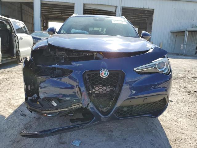 VIN ZASFAKBN1J7B64613 2018 Alfa Romeo Stelvio, TI no.5