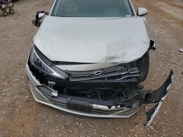 2019 HYUNDAI ELANTRA SE - 5NPD84LF7KH409085