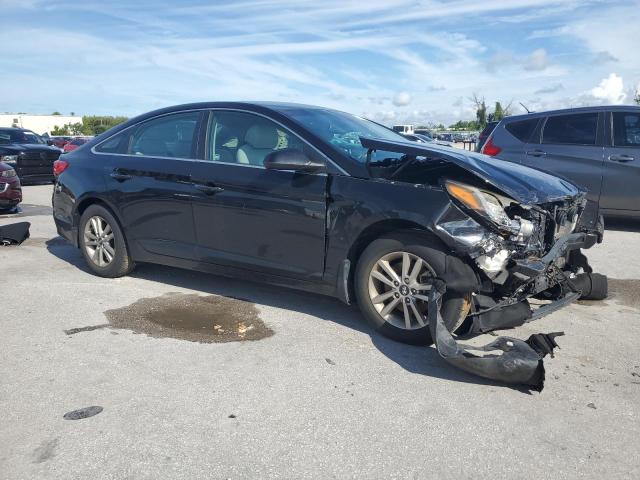 VIN 5NPE24AF4HH450596 2017 Hyundai Sonata, SE no.4