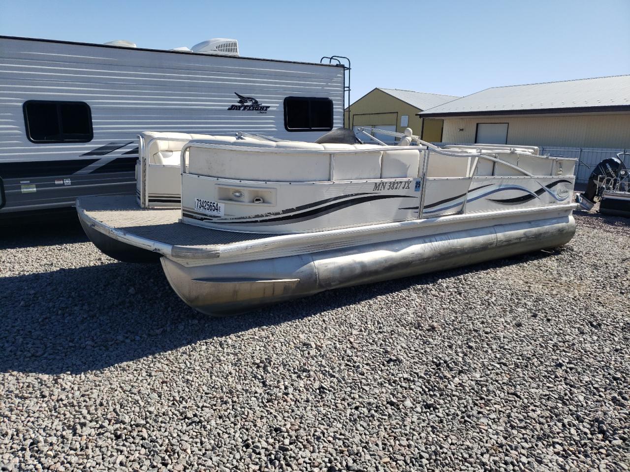 Lot #2871832393 2005 MIST BOAT