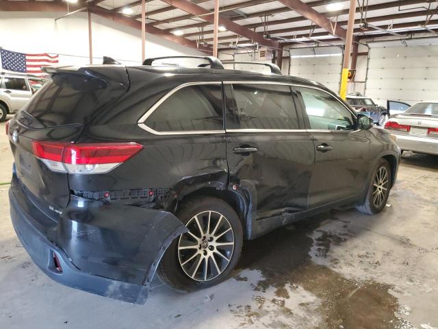 VIN 5TDJZRFH6JS891163 2018 Toyota Highlander, SE no.3