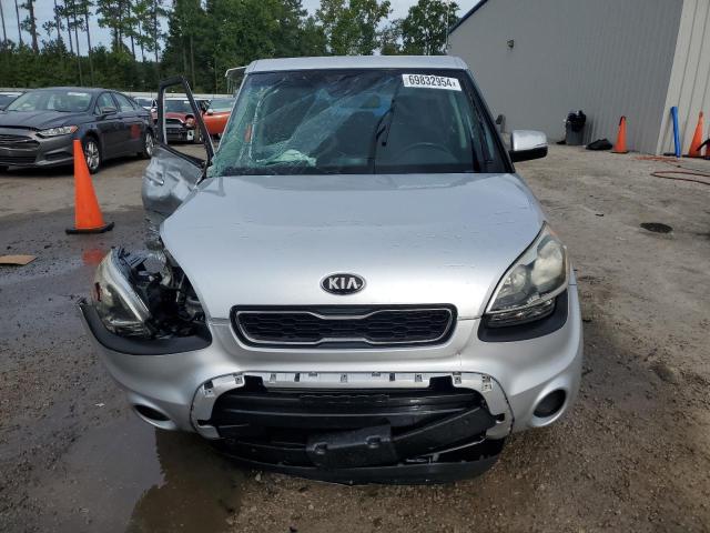 VIN KNDJT2A60D7537717 2013 KIA Soul, + no.5