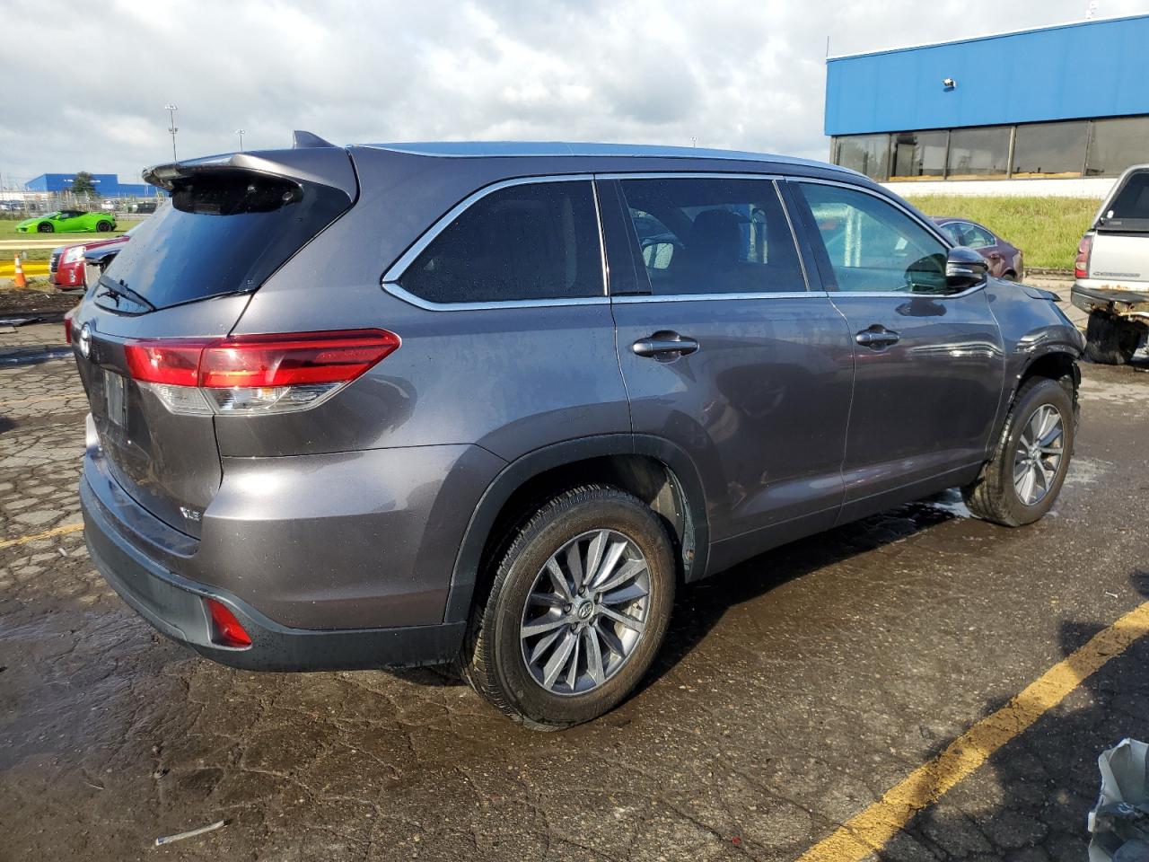 Lot #2876760399 2019 TOYOTA HIGHLANDER