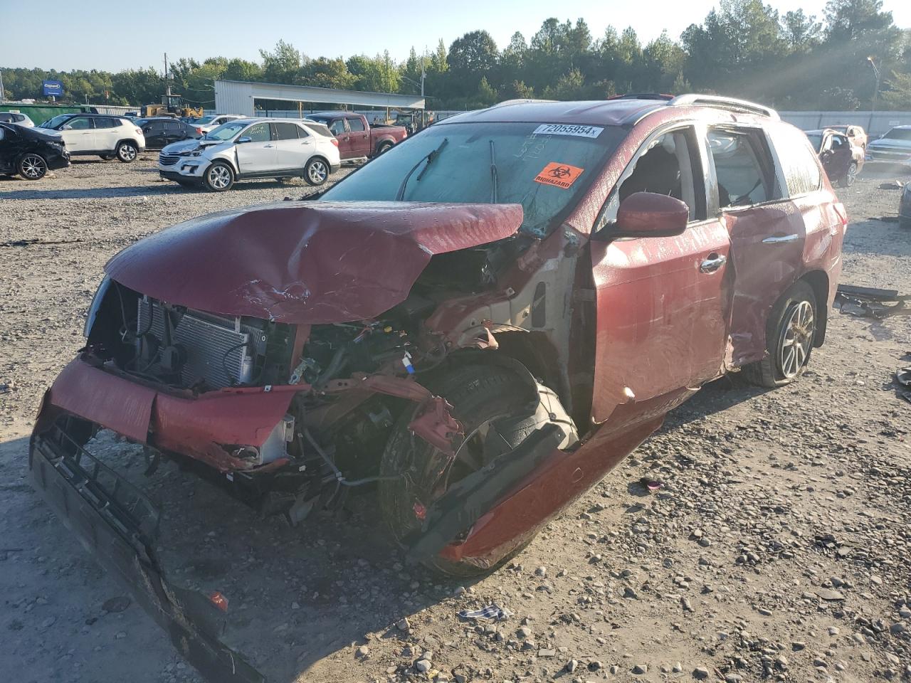  Salvage Nissan Pathfinder