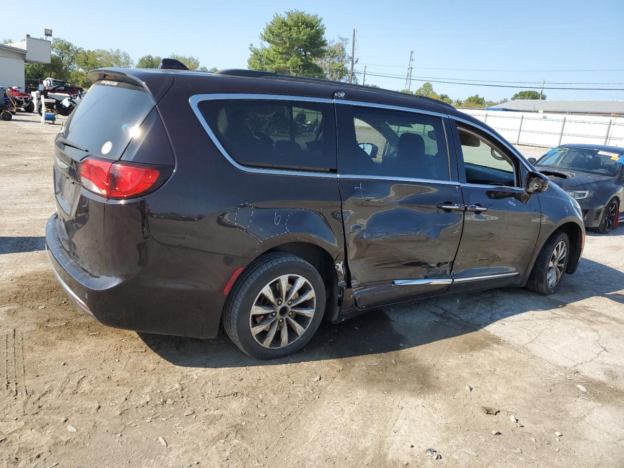 Lot #2923942873 2017 CHRYSLER PACIFICA T