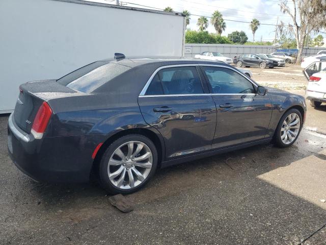 VIN 2C3CCAAG0HH582828 2017 Chrysler 300, Limited no.3