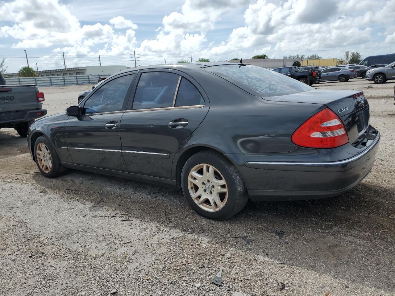 MERCEDES-BENZ E 320 2004 gray sedan 4d gas WDBUF65J34A422296 photo #3