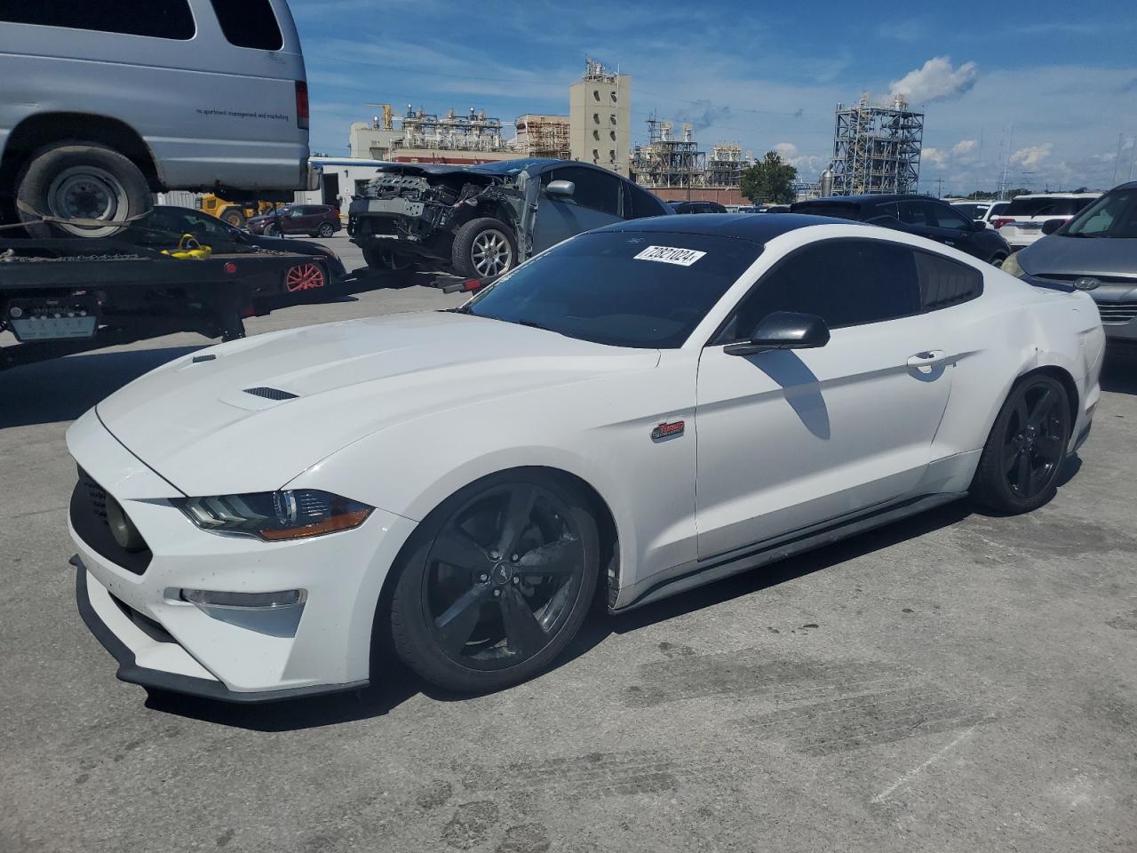  Salvage Ford Mustang