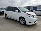 TOYOTA SIENNA LE photo