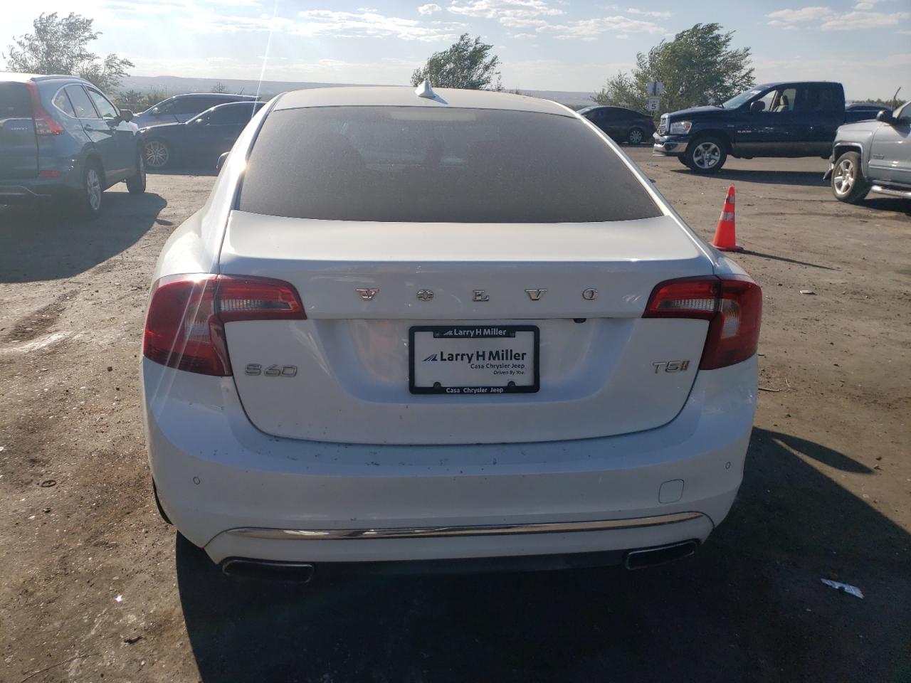 Lot #2944961877 2016 VOLVO S60 PREMIE