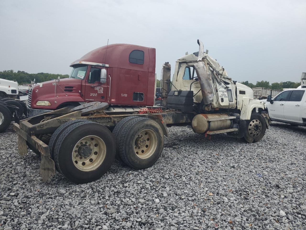 Lot #2840642141 2007 MACK 600 CHN600